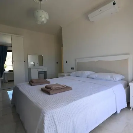 The Ultimate In An Ideal Location, 1049 * Kalkan